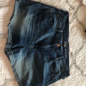 Levi's Shorts - Levi high rise shorts Levi's Shorts - Levi high rise shorts